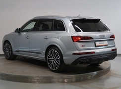 Q7