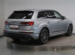 Q7