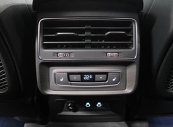 Q7