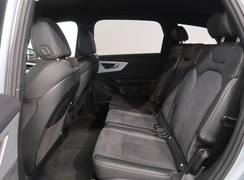 Q7