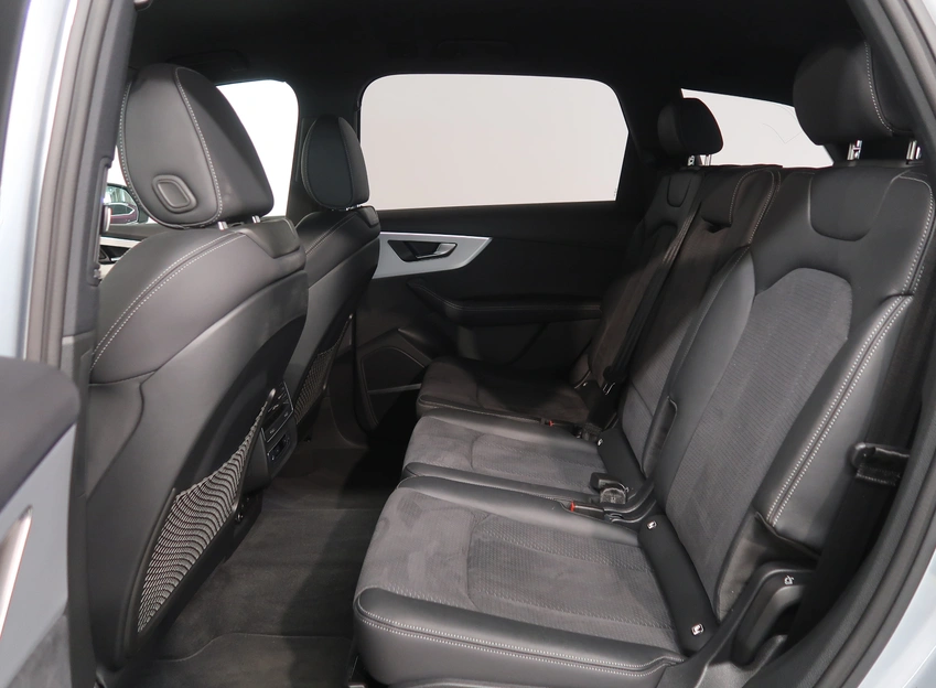 Q7
