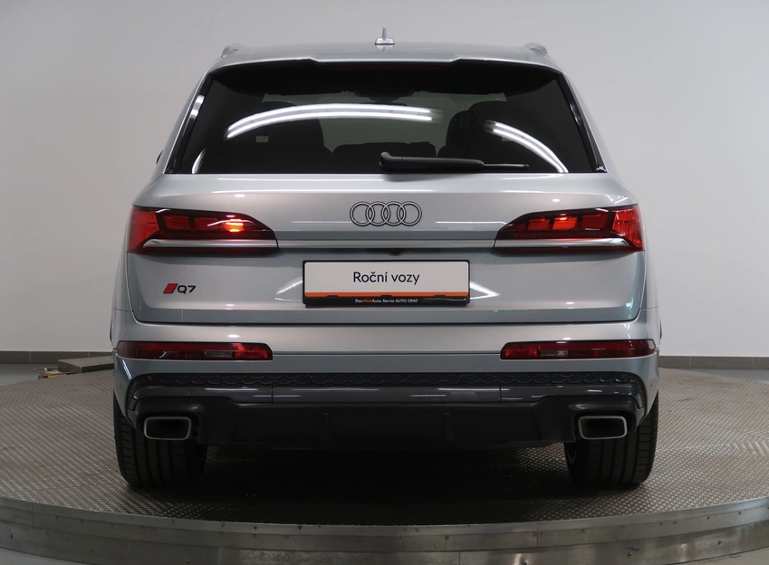 Q7