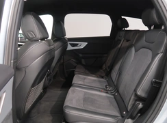 Q7