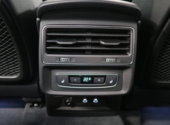 Q7