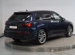 Q7