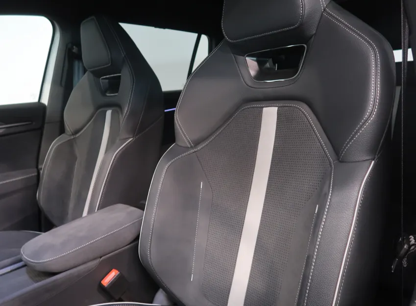 Škoda Kodiaq iV SPORTLINE 1.5TSI 150KW TAŽNÉ CANTON PANO