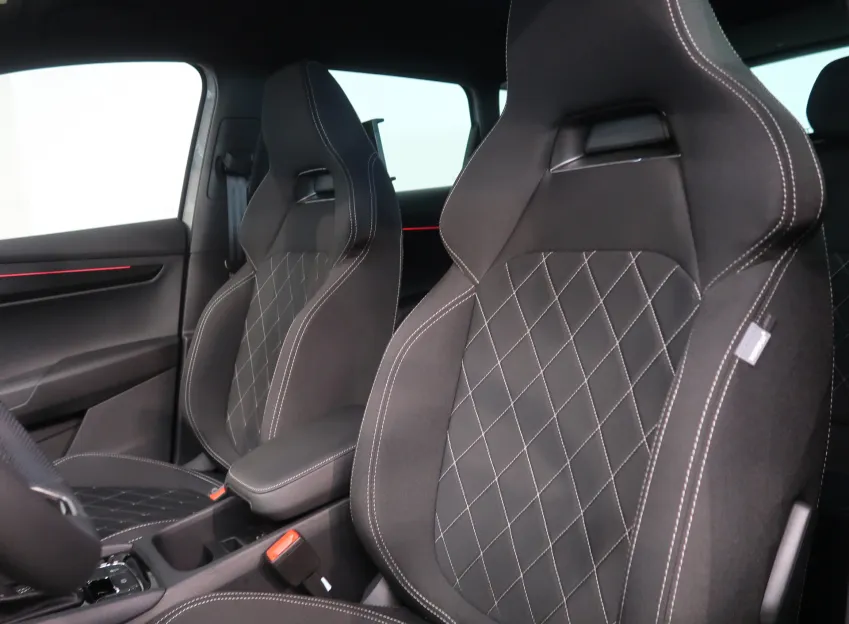 Škoda Karoq SPORTLINE 2.0TSI 140KW 4x4 DSG NAVI LED MATRIX