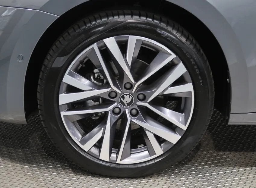 Škoda Octavia EXCLUSIVE 1.5TSI M-HEV 110KW DSG TAŽNÉ CANTON