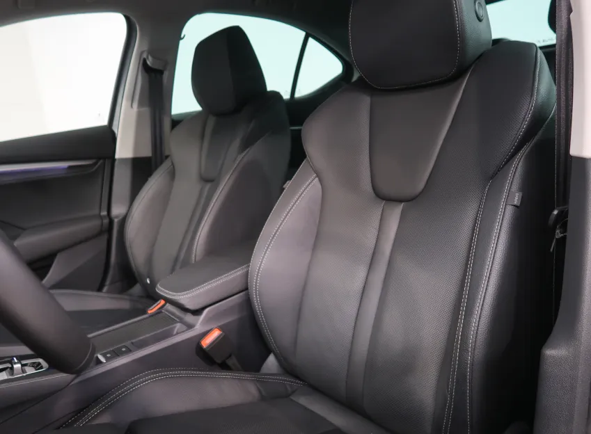 Škoda Octavia EXCLUSIVE 1.5TSI M-HEV 110KW DSG TAŽNÉ CANTON