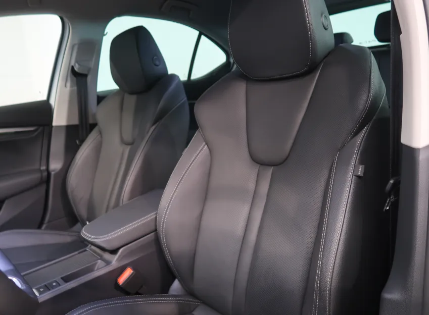 Škoda Octavia EXCLUSIVE 2.0TDI 110KW DSG WEBASTO CANTON