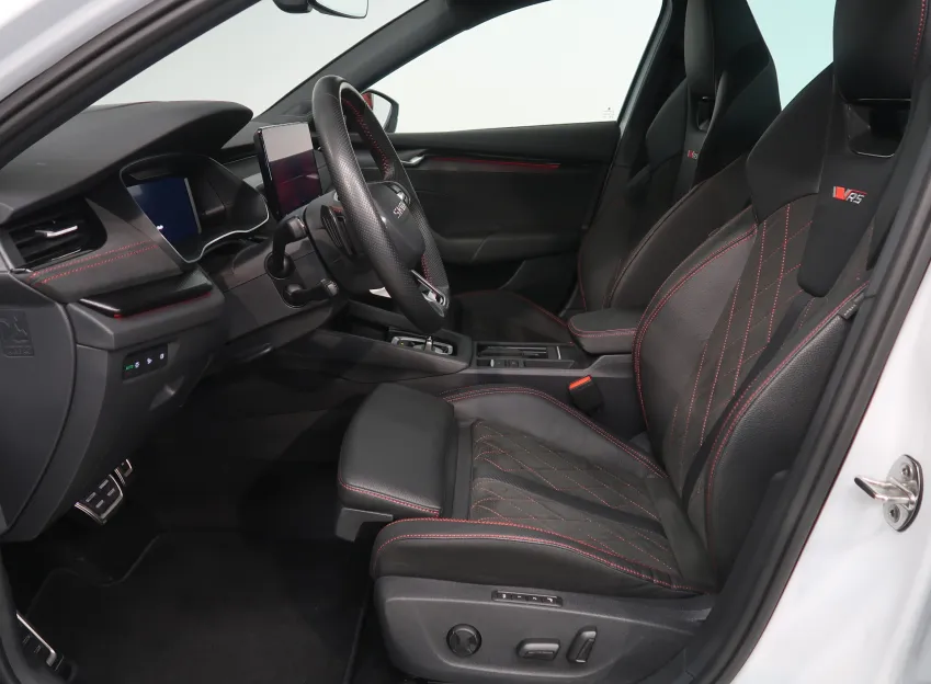 Škoda Octavia RS 2.0TSI 195KW DSG TAŽNÉ PANO CANTON
