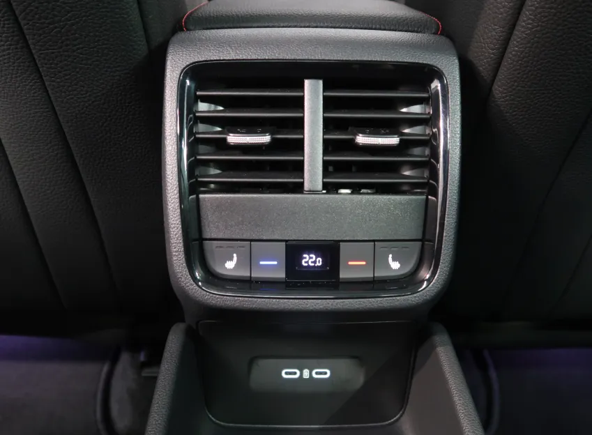 Škoda Octavia RS 2.0TSI 195KW DSG TAŽNÉ PANO CANTON