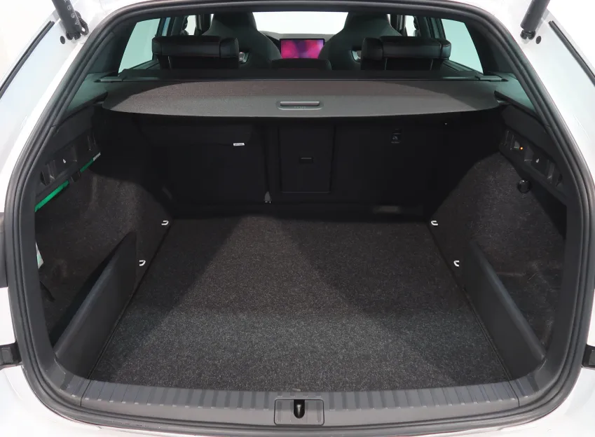 Škoda Octavia RS 2.0TSI 195KW DSG TAŽNÉ PANO CANTON