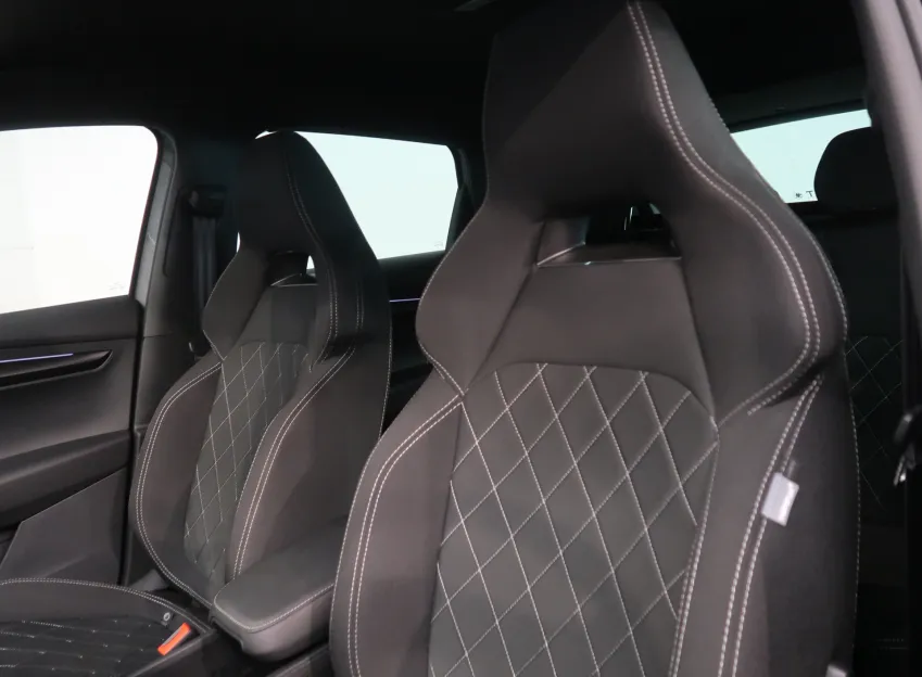 Škoda Karoq SPORTLINE 2.0TDI 110KW 4X4 DSG TAŽNÉ CANTON