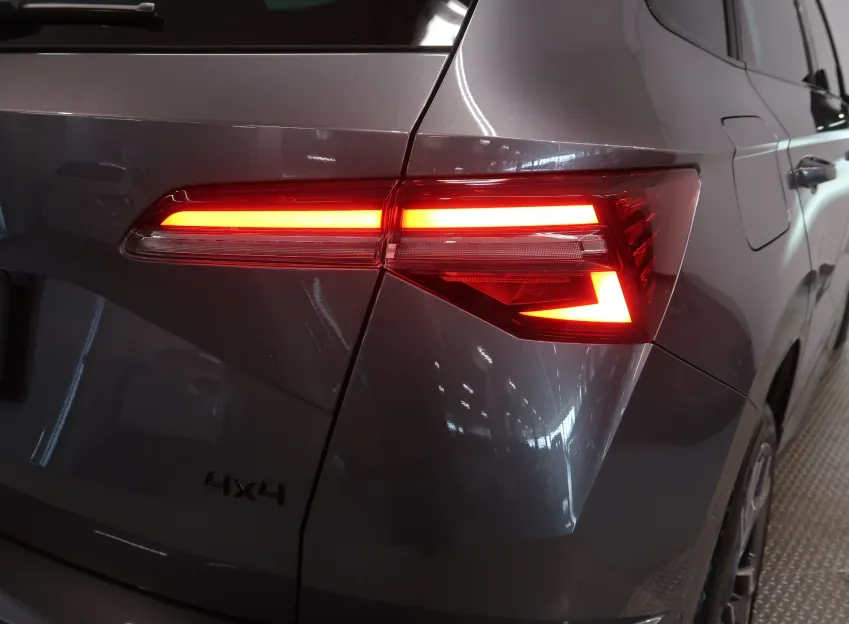 Škoda Karoq SPORTLINE 2.0TDI 110KW 4X4 DSG TAŽNÉ CANTON