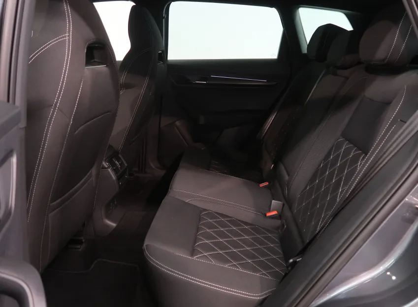 Škoda Karoq SPORTLINE 2.0TDI 110KW 4X4 DSG TAŽNÉ CANTON