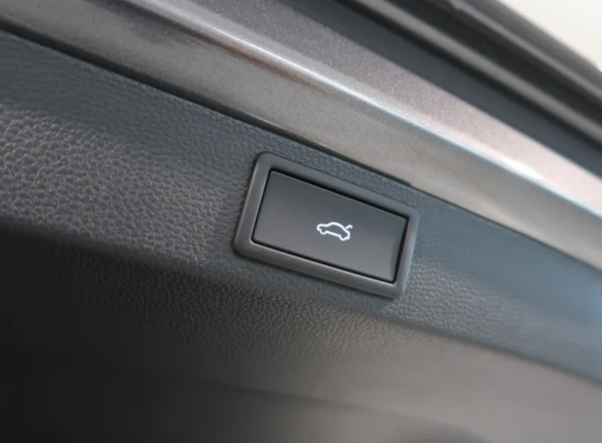 Škoda Karoq SPORTLINE 2.0TDI 110KW 4X4 DSG TAŽNÉ CANTON