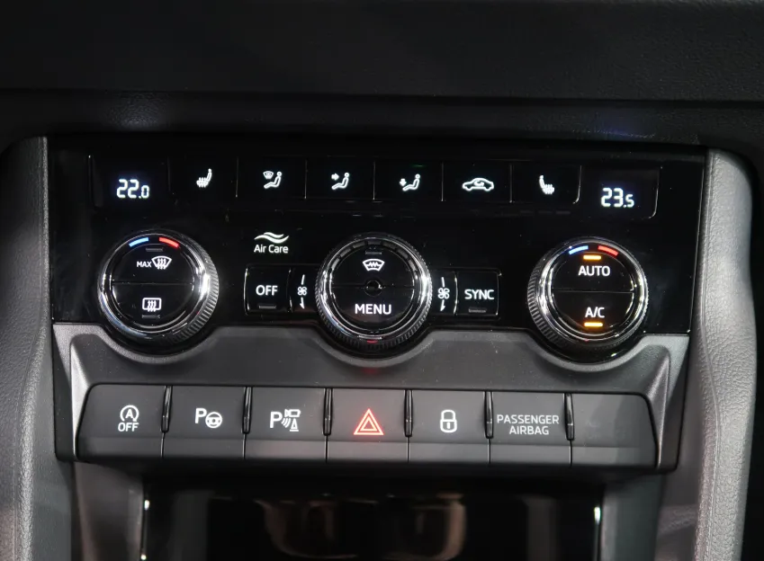 Škoda Karoq SPORTLINE 2.0TDI 110KW 4x4 DSG TAŽNÉ CANTON
