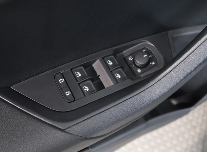 Škoda Karoq SPORTLINE 2.0TDI 110KW 4x4 DSG TAŽNÉ CANTON
