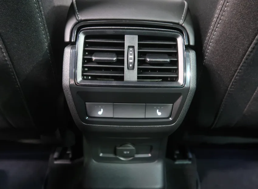 Škoda Karoq SPORTLINE 2.0TDI 110KW 4x4 DSG TAŽNÉ CANTON