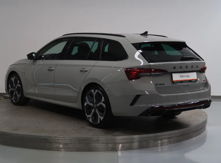 Škoda Octavia RS 2.0TSI 195KW DSG TAŽNÉ WEBASTO CANTON PANORAMA