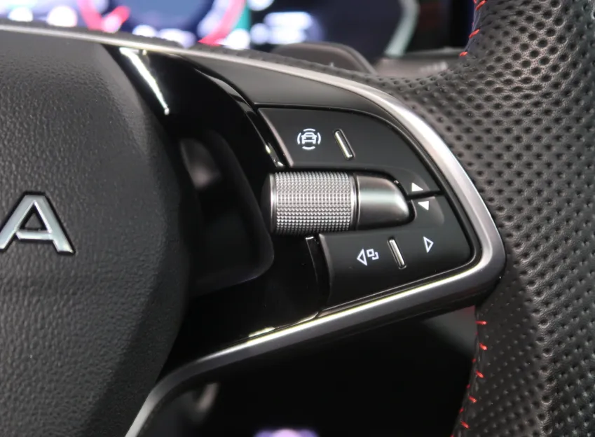 Škoda Octavia RS 2.0TSI 195KW DSG TAŽNÉ WEBASTO CANTON PANORAMA