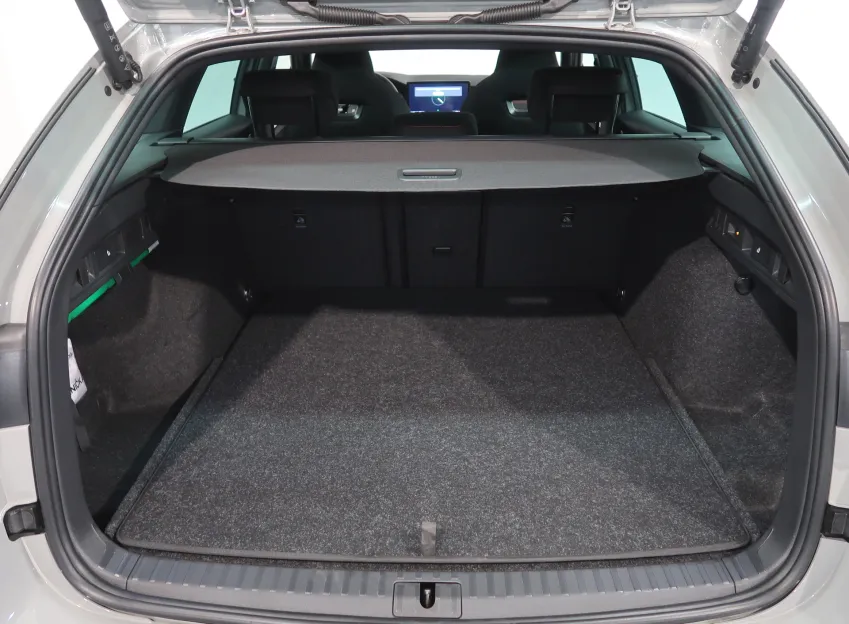 Škoda Octavia RS 2.0TSI 195KW DSG TAŽNÉ WEBASTO CANTON PANORAMA
