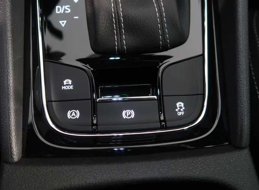 Škoda Karoq SPORTLINE 2.0TDI 110KW 4x4 DSG TAŽNÉ CANTON