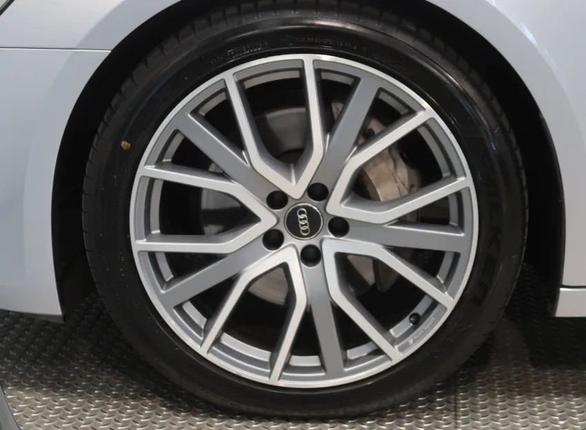 Audi A6 50TDI 210KW 4x4 WEBASTO TAŽNÉ B&O
