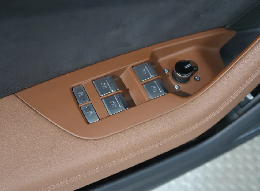 Audi A6 50TDI 210KW 4x4 WEBASTO TAŽNÉ B&O