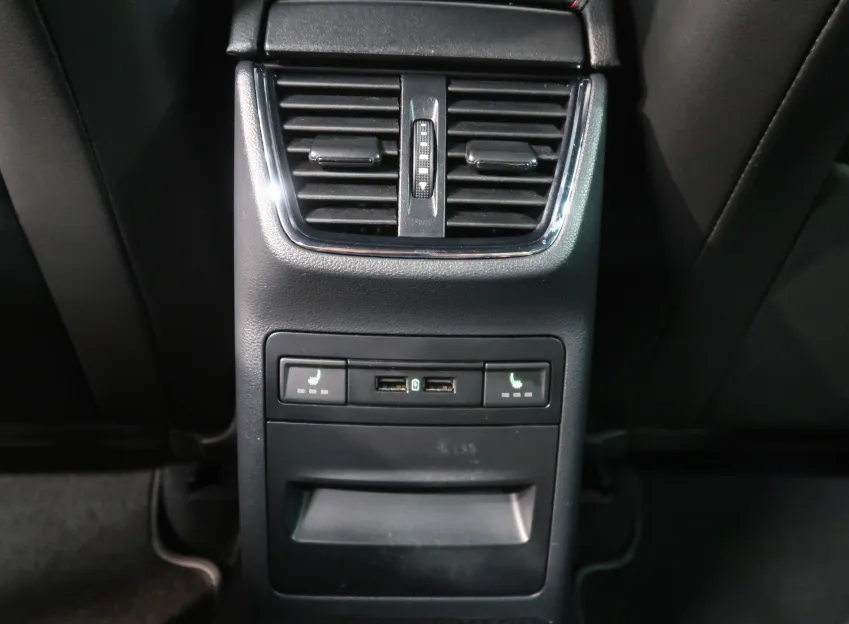 Škoda Octavia RS 230 2.0TSI 169KW NAVI MANUÁL