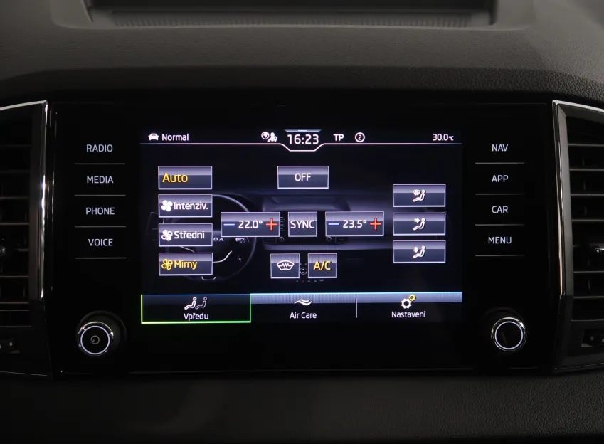 Škoda Karoq TOP SELECTION 2.0TDI 110KW DSG