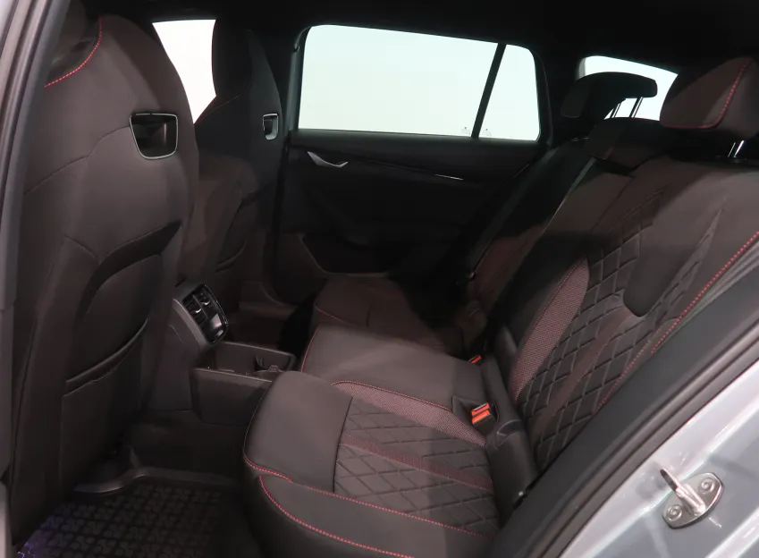 Škoda Octavia RS 2.0TSI 195KW DSG TAŽNÉ CANTON