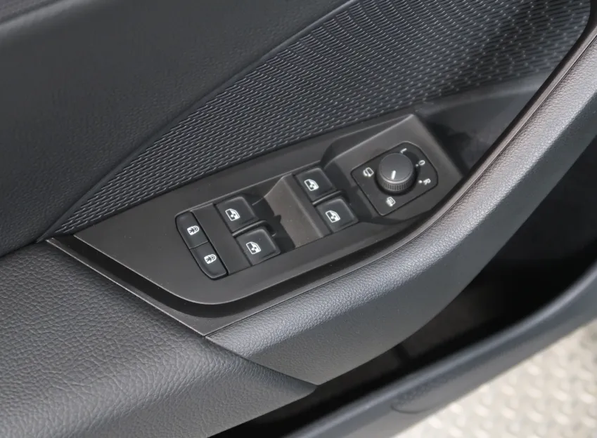 Škoda Octavia RS 2.0TSI 195KW DSG TAŽNÉ CANTON