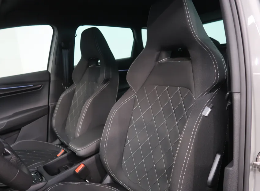 Škoda Karoq SPORTLINE 2.0TDI 110KW 4x4 DSG TAŽNÉ CANTON