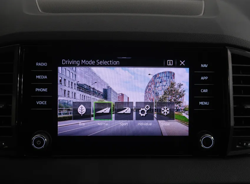 Škoda Karoq SPORTLINE 2.0TDI 110KW 4x4 DSG TAŽNÉ CANTON
