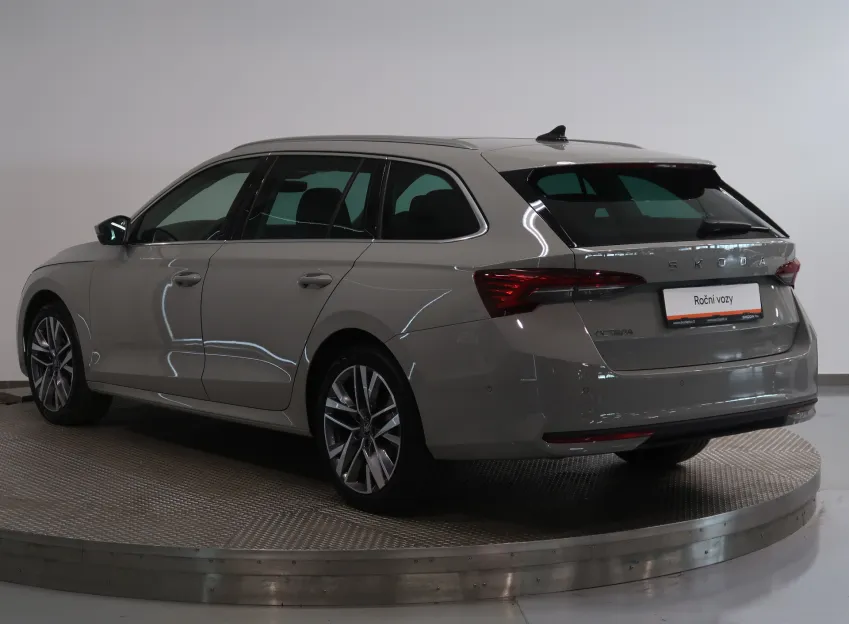 Škoda Octavia EXCLUSIVE 2.0TDI 110KW DSG PANORAMA CANTON