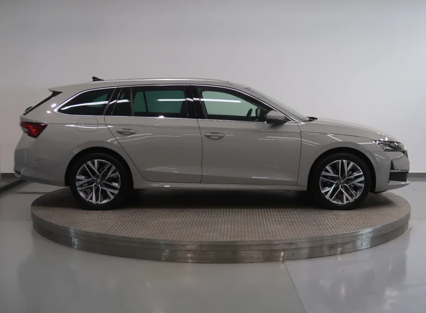 Škoda Octavia EXCLUSIVE 2.0TDI 110KW DSG PANORAMA CANTON