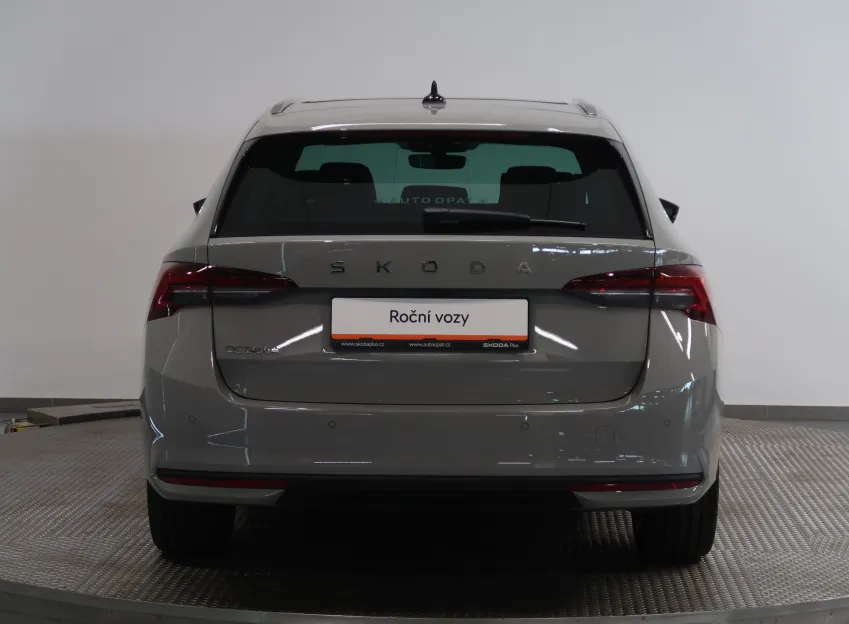 Škoda Octavia EXCLUSIVE 2.0TDI 110KW DSG PANORAMA CANTON
