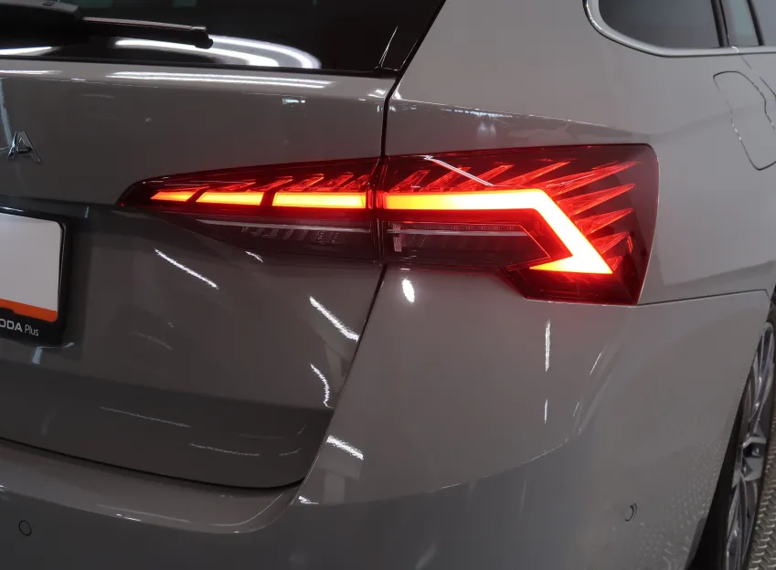 Škoda Octavia EXCLUSIVE 2.0TDI 110KW DSG PANORAMA CANTON