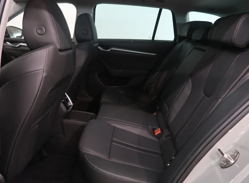 Škoda Octavia EXCLUSIVE 2.0TDI 110KW DSG PANORAMA CANTON