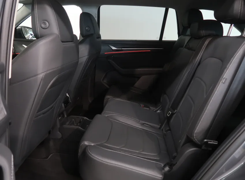 Škoda Kodiaq EXCLUSIVE 2.0TDI 142KW 4x4 DSG 7MÍST TAŽNÉ WEBASTO