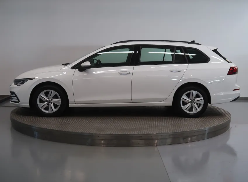 Volkswagen Golf LIFE VARIANT 1,5TSI 96KW LED ACC KAMERA