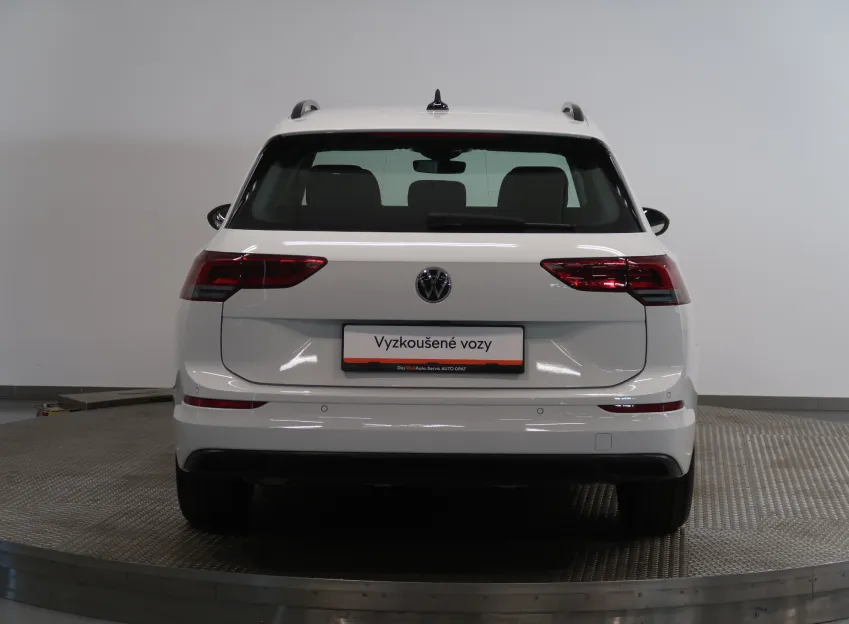 Volkswagen Golf LIFE VARIANT 1,5TSI 96KW LED ACC KAMERA