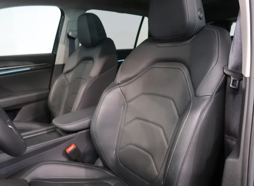 Škoda Kodiaq EXCLUSIVE 2.0TDI 142KW 4x4 DSG TAŽNÉ 7MÍST CANTON