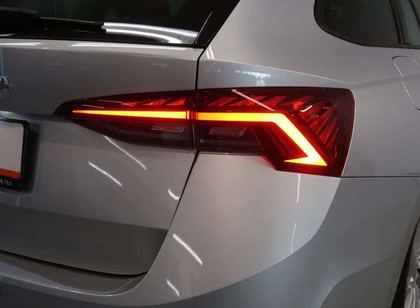 Škoda Octavia FRESH PLUS 1.5TSI 110KW ZÁRUKA