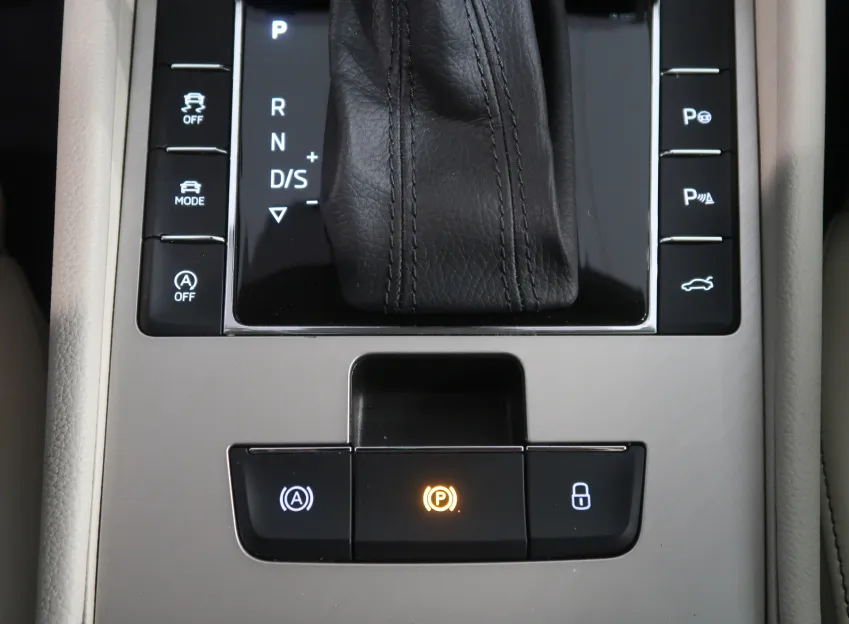 Škoda Superb L&K 2.0TSI 200KW DSG 4x4 TAŽNÉ