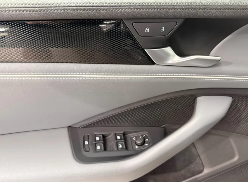 Volkswagen Passat BUSINESS 2.0TDI 110 KW DSG ZÁRUKA