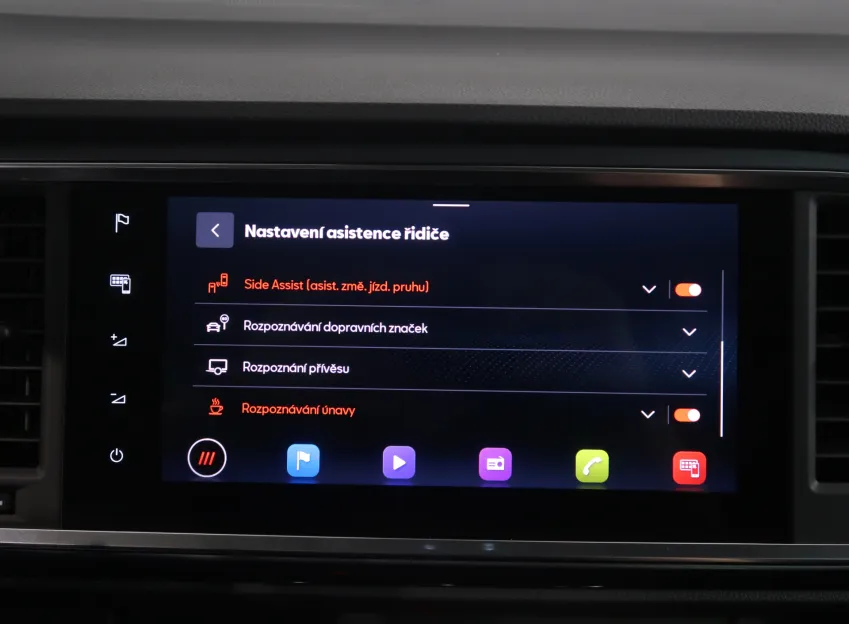 SEAT Ateca 2.0TDI 110KW TAŽNÉ NAVI