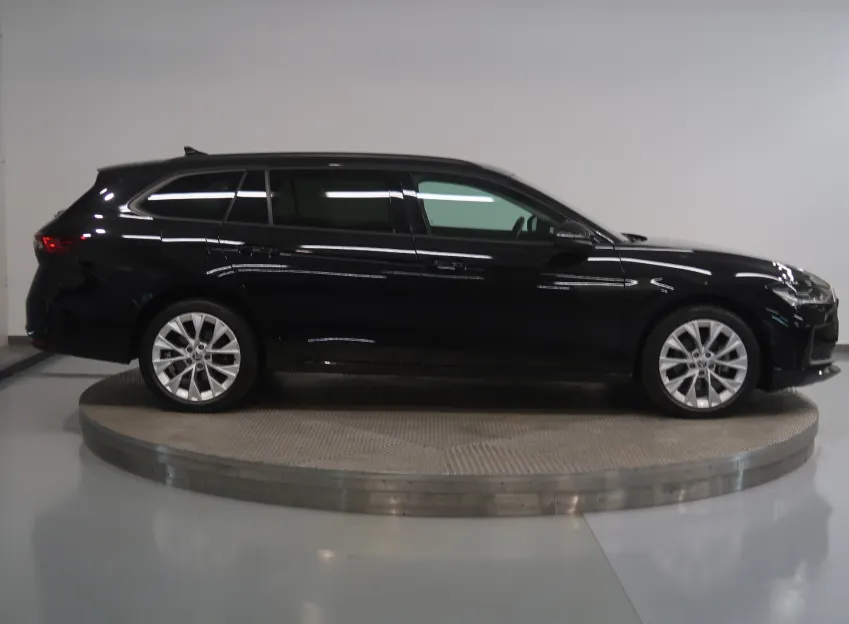 Škoda Superb SELECTION 2.0TDI 110KW DSG CANTON LED MATRIX